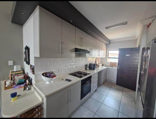 2 BEDROOM APARTMENT FOR SALE IN EVELEIGH